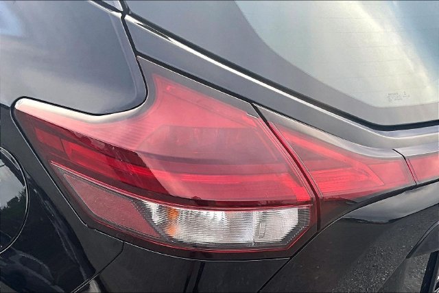 Used 2022 Nissan Kicks S FWD image 23
