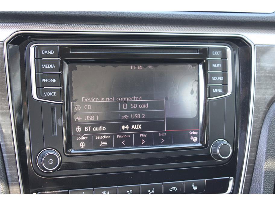 Used 2017 Volkswagen Passat 1.8T SE FWD image 22