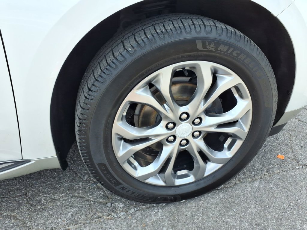 Used 2019 Buick Enclave Avenir w/ Avenir Technology Package FWD image 9