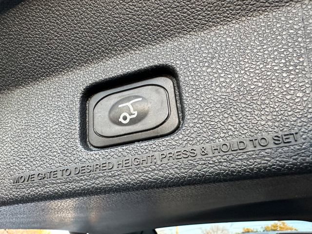 Used 2018 Ford Explorer XLT w/ Equipment Group 202A image 33