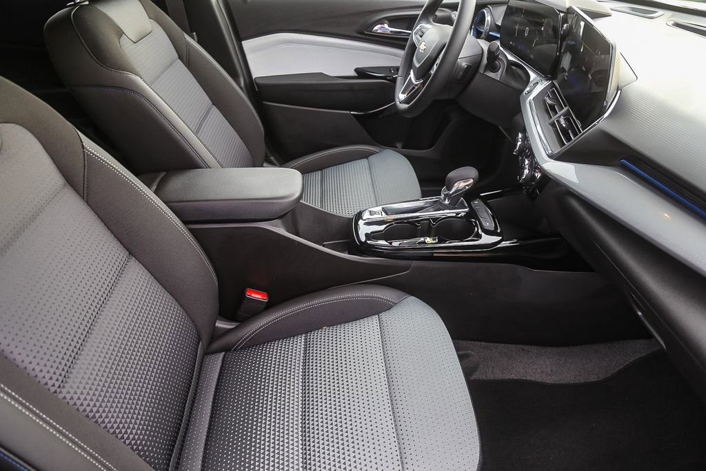 Certified 2026 Chevrolet Trax LT w/ Driver Confidence Package image 30
