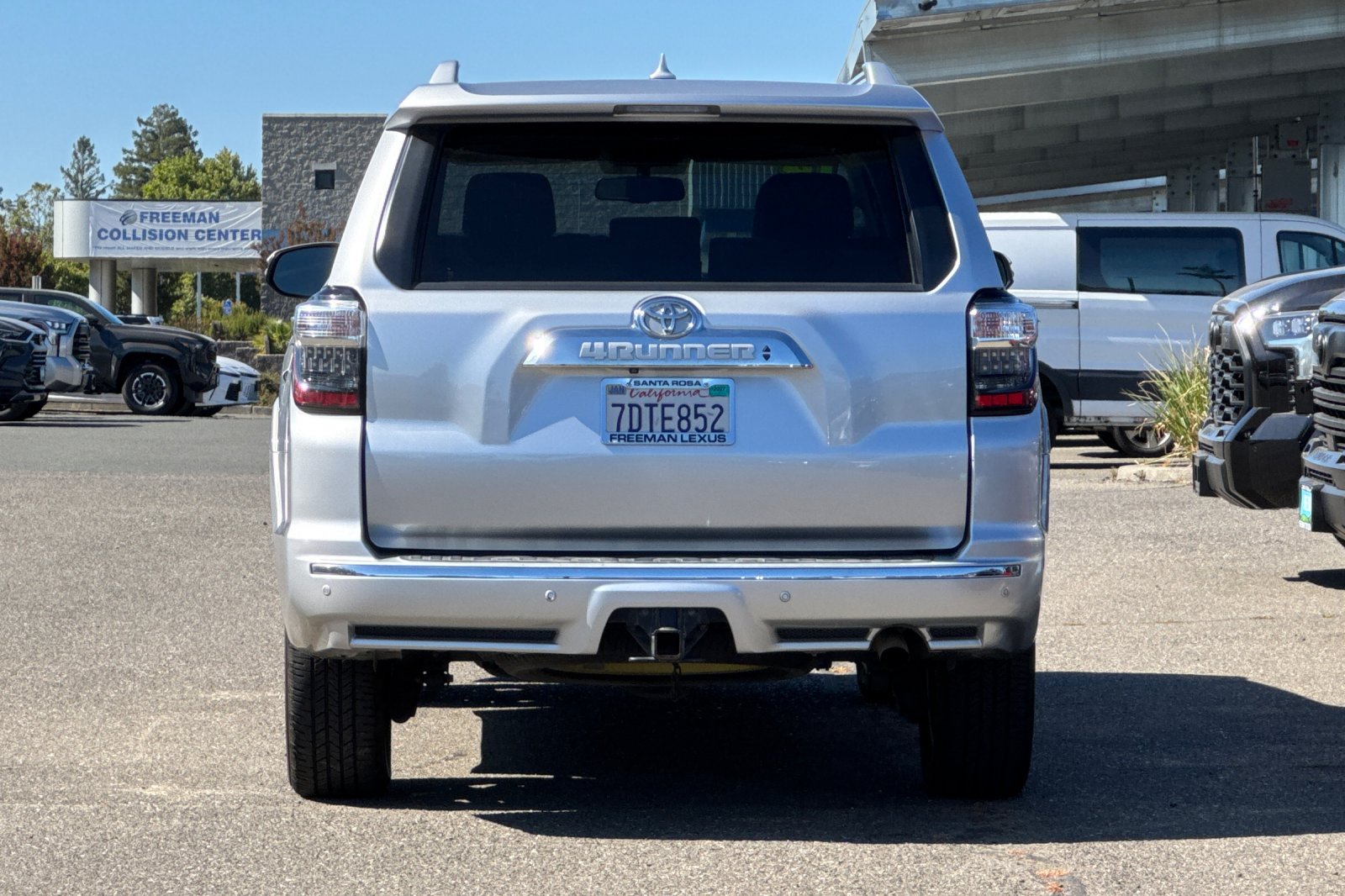 Used 2014 Toyota 4Runner Limited AWD/4WD image 5