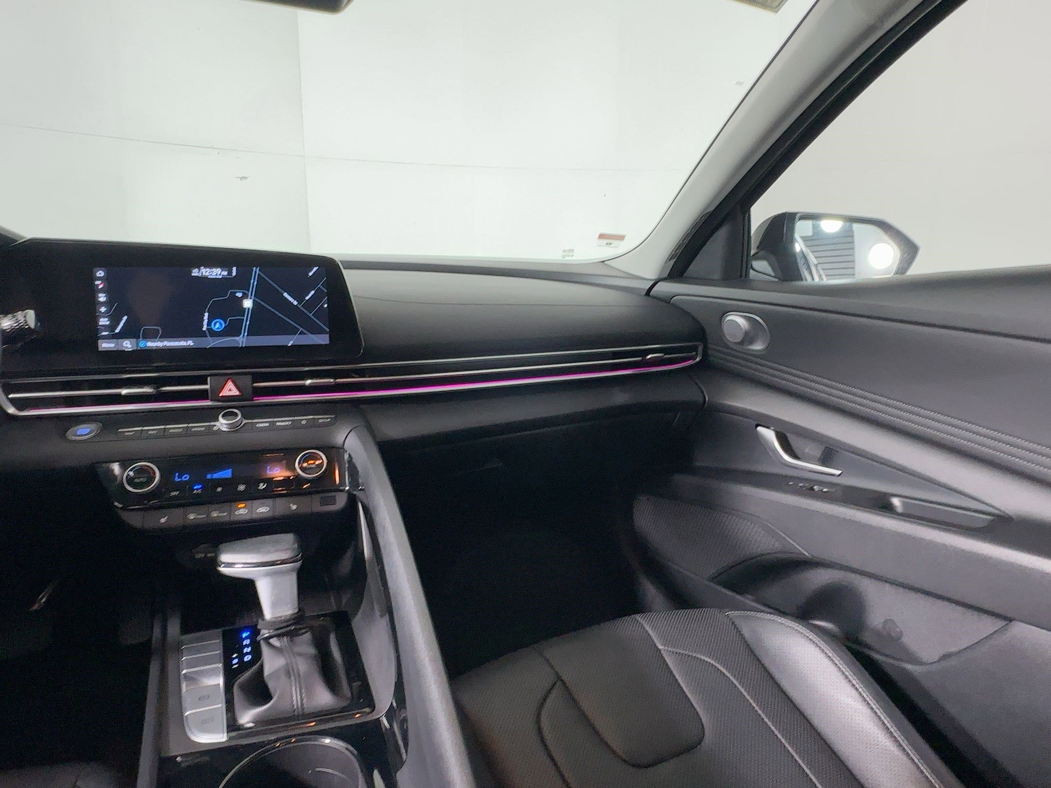 Used 2023 Hyundai Elantra Limited image 29