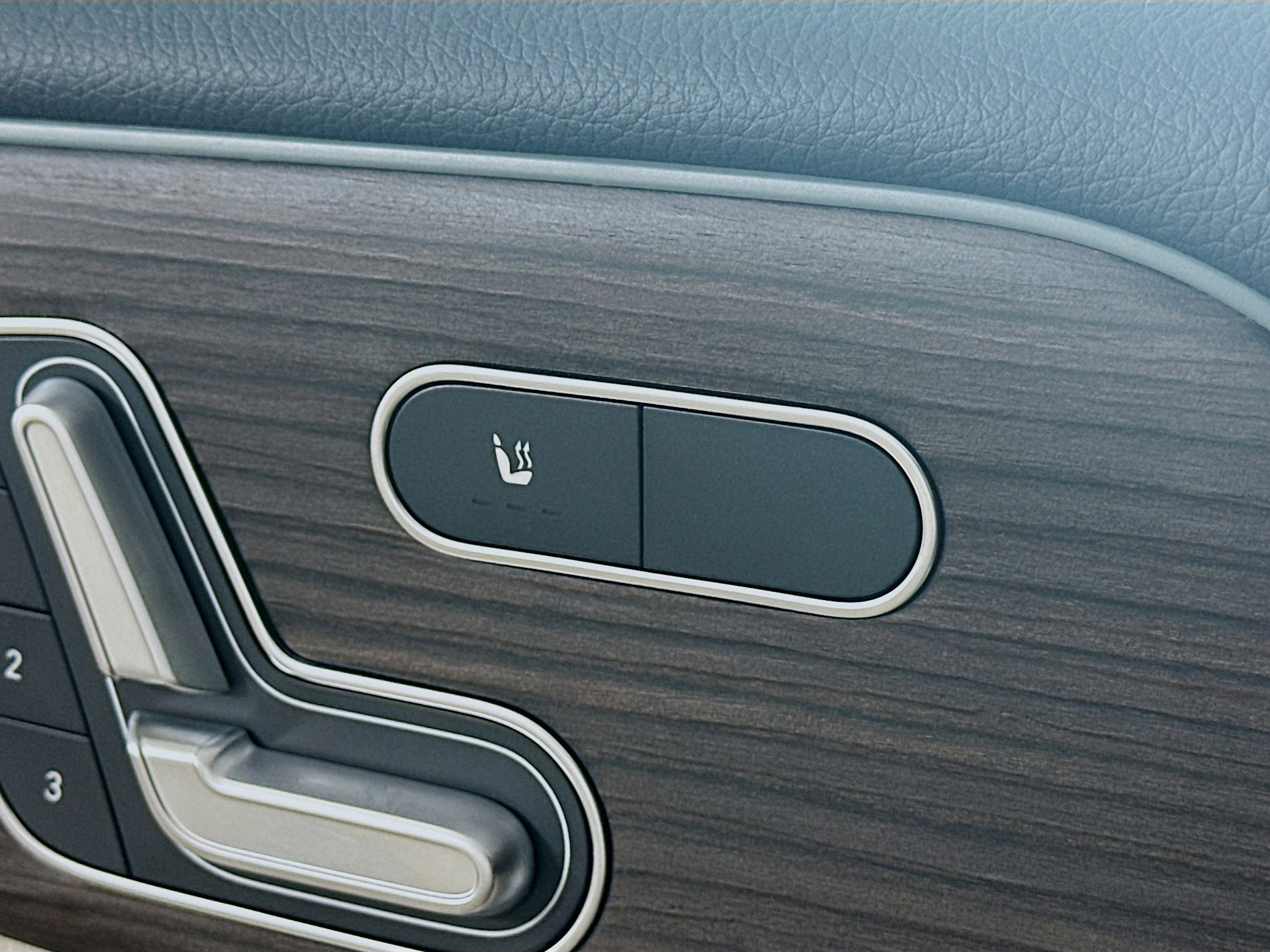 Certified 2025 Mercedes-Benz GLB 250 4MATIC image 26