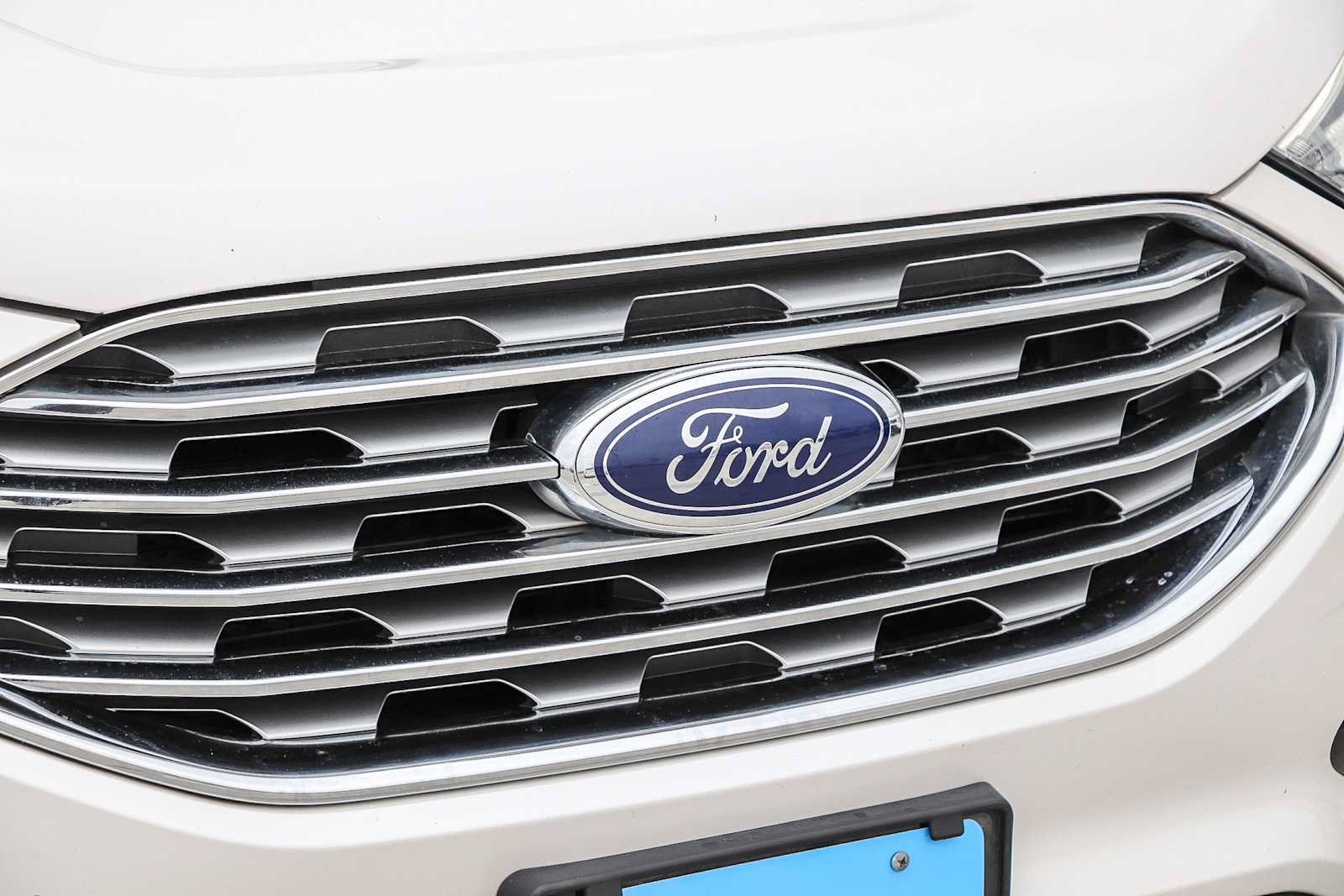Used 2019 Ford Edge SEL w/ Equipment Group 201A FWD image 5