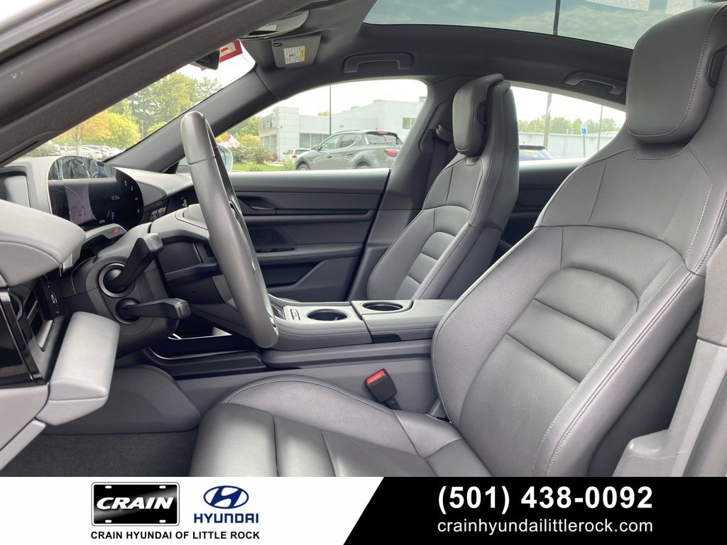 Used 2020 Porsche Taycan 4S w/ Premium Package image 27