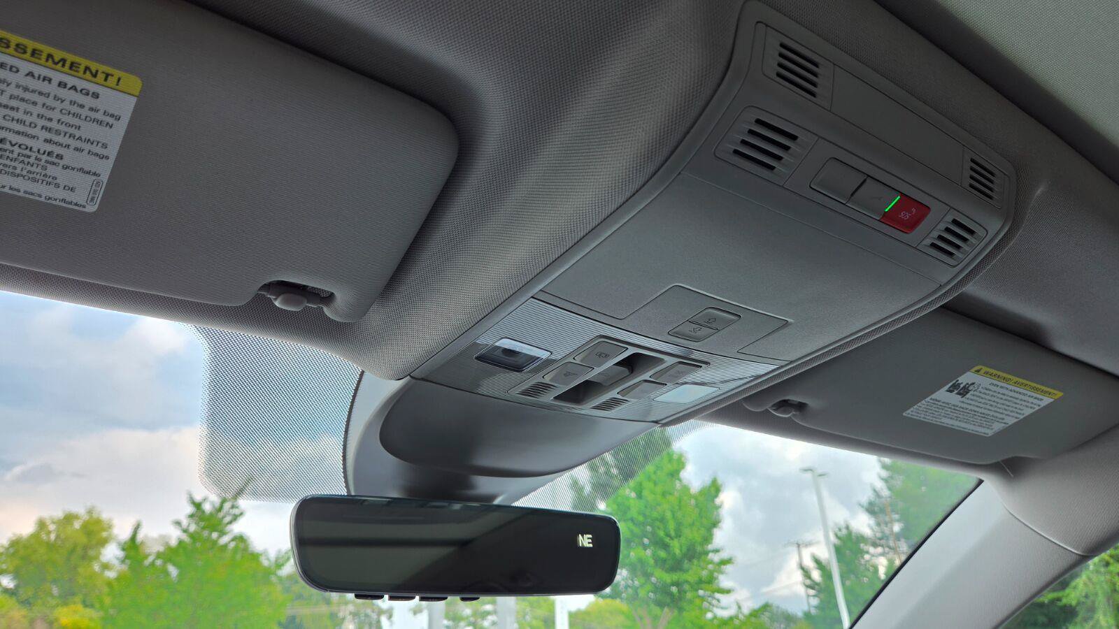 Certified 2025 Volkswagen Taos SEL AWD/4WD image 41