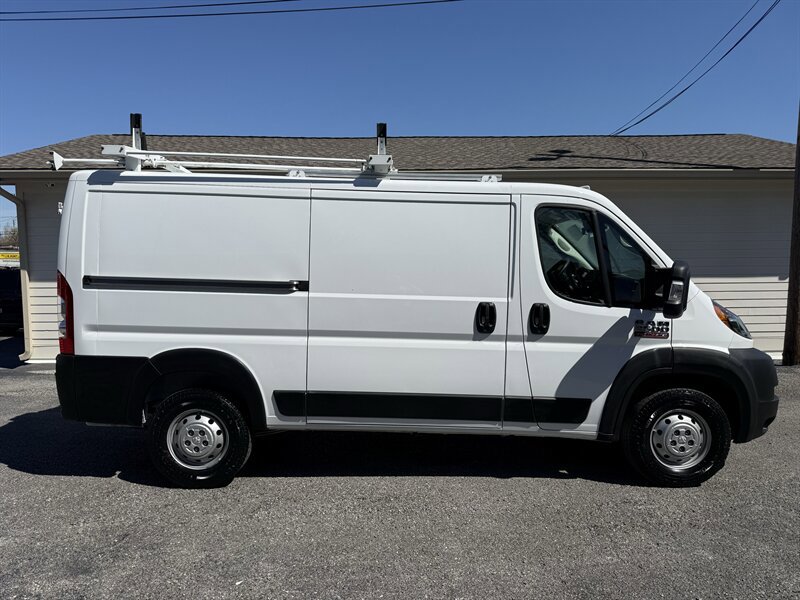 Used 2022 RAM ProMaster 2500 FWD image 1