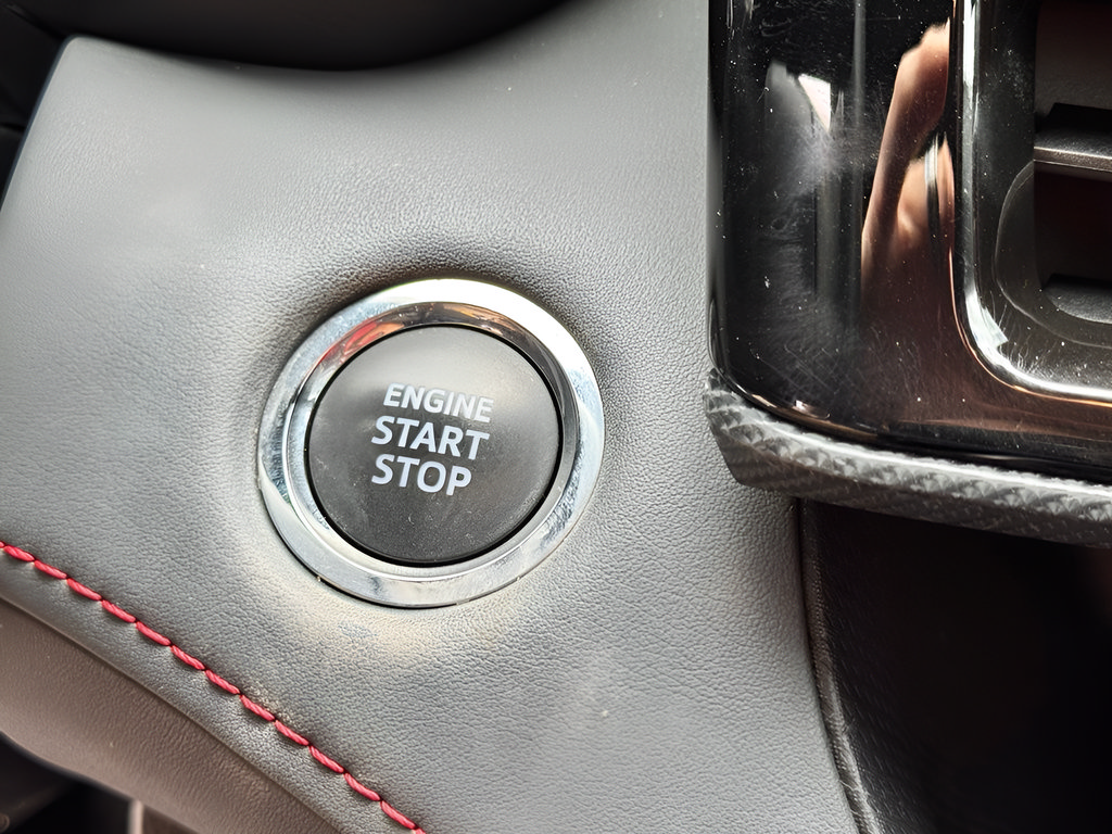 Used 2023 Toyota Highlander XSE FWD image 19
