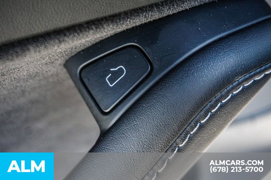 Used 2021 Tesla Model Y Long Range AWD/4WD image 51