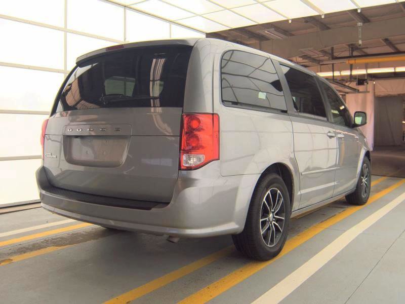 Used 2017 Dodge Grand Caravan SE FWD image 6