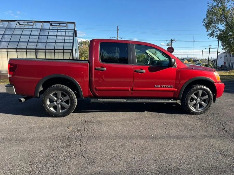 Used 2015 Nissan Titan SV w/ SV Value Truck Package image 11