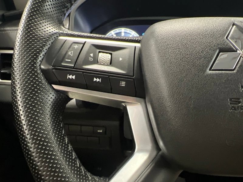 Used 2024 Mitsubishi Outlander SEL AWD/4WD image 23