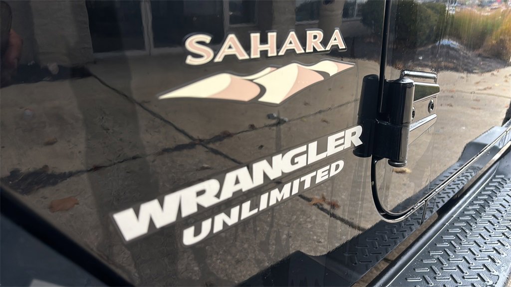 Used 2012 Jeep Wrangler Unlimited Sahara w/ Dual Top Group image 31