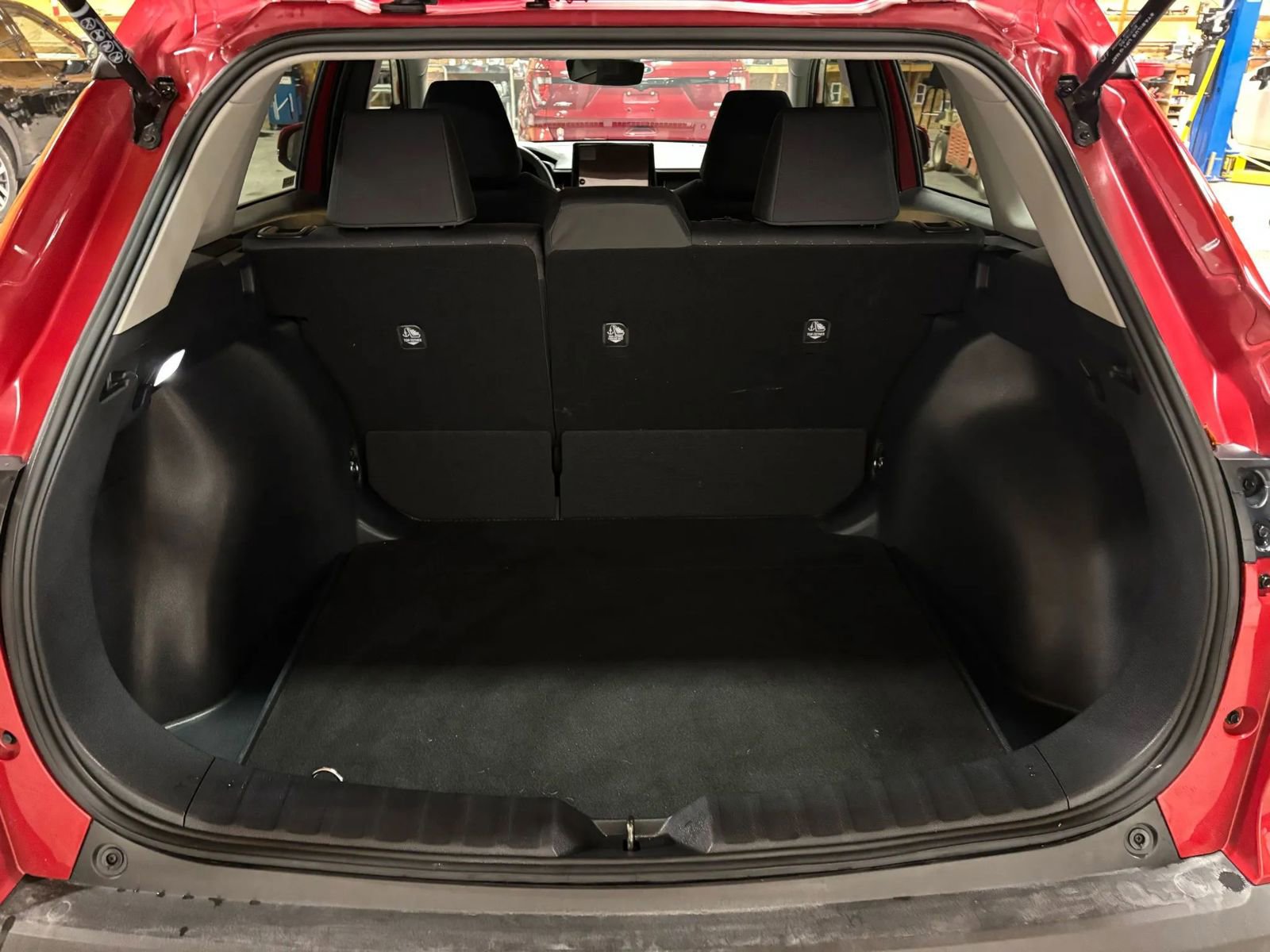 Used 2024 Toyota Corolla Cross LE image 35