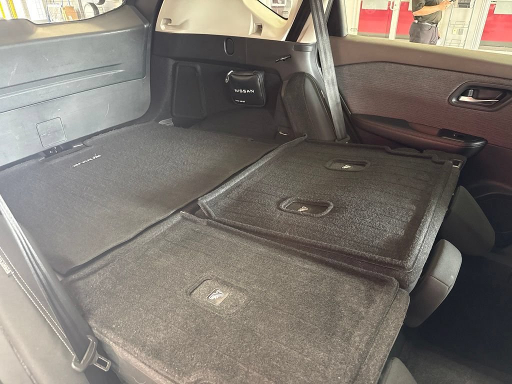 Certified 2023 Nissan Rogue SV FWD image 28