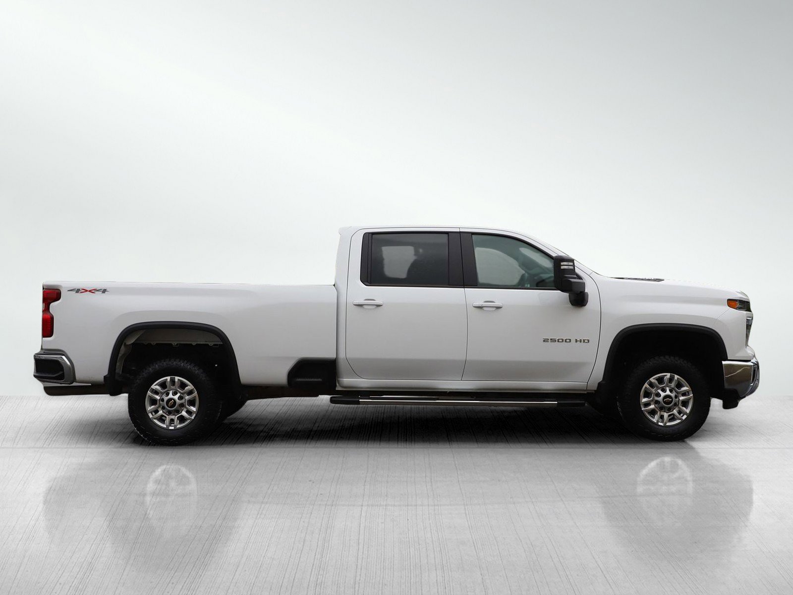Used 2024 Chevrolet Silverado 2500 LT AWD/4WD image 6