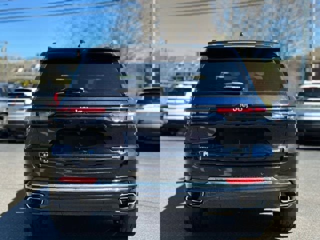 Used 2023 Jeep Grand Cherokee Overland w/ Luxury Tech Group IV image 4