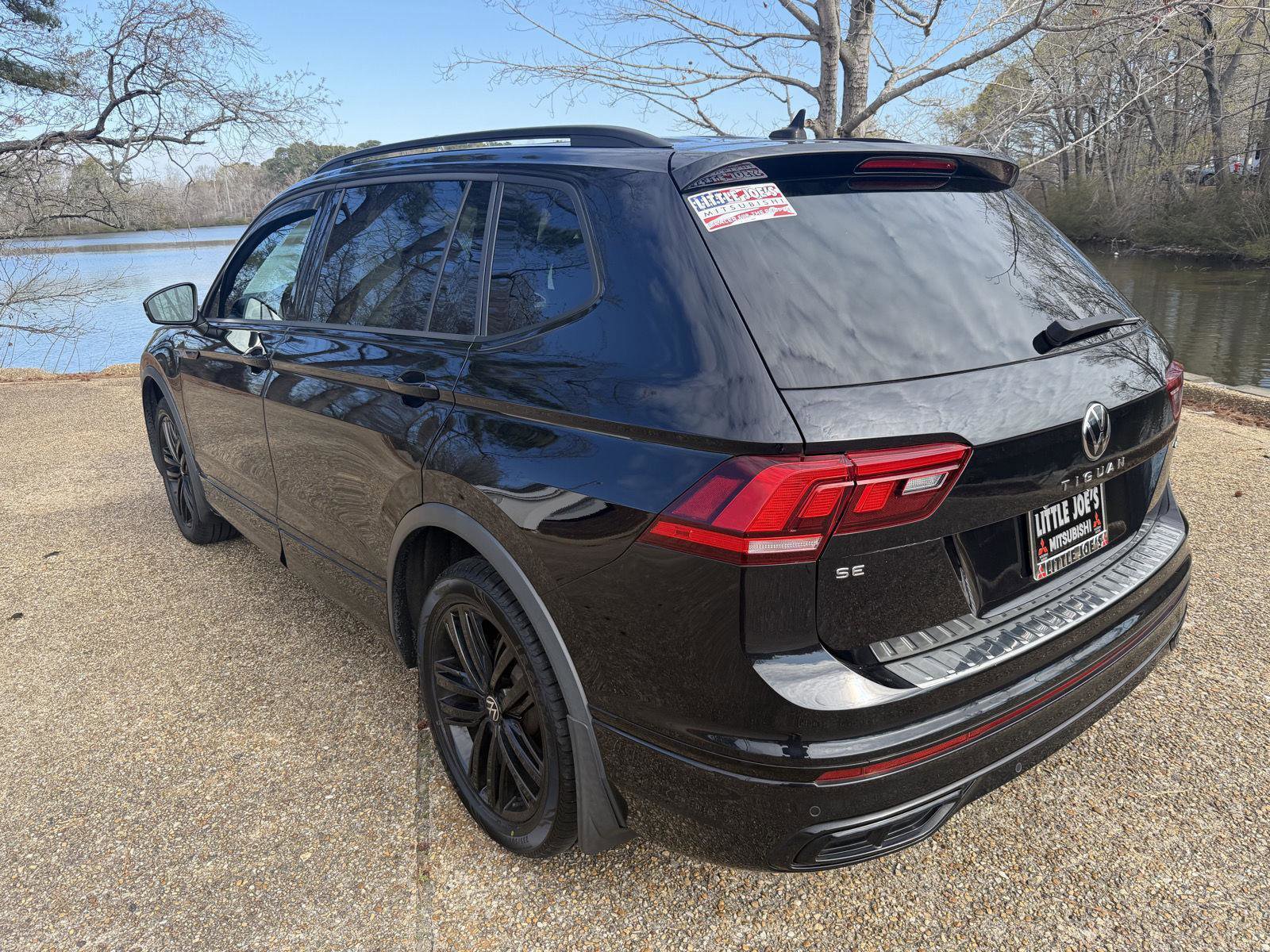 Used 2022 Volkswagen Tiguan SE R-Line image 5