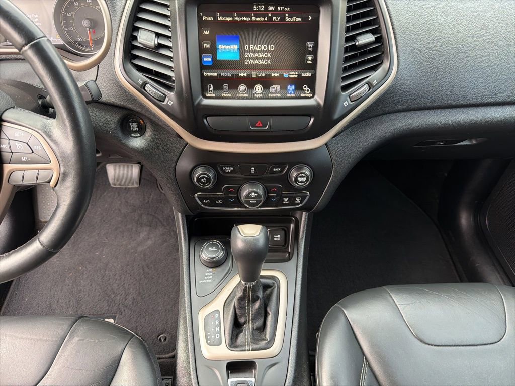 Used 2016 Jeep Cherokee Limited AWD/4WD image 40