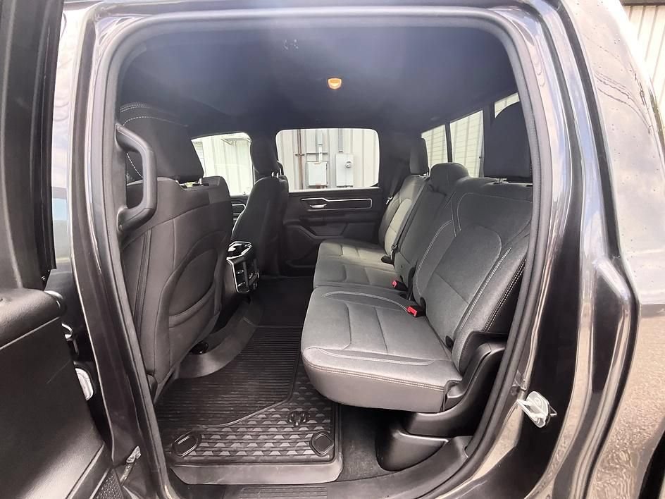 Used 2022 RAM 1500 Big Horn AWD/4WD image 30