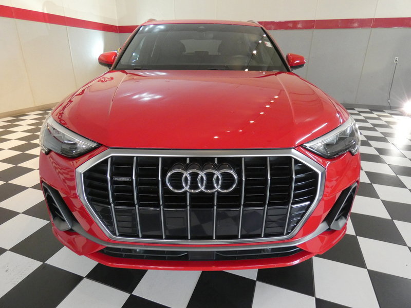 Used 2021 Audi Q3 2.0T Premium w/ Convenience Package AWD/4WD image 2