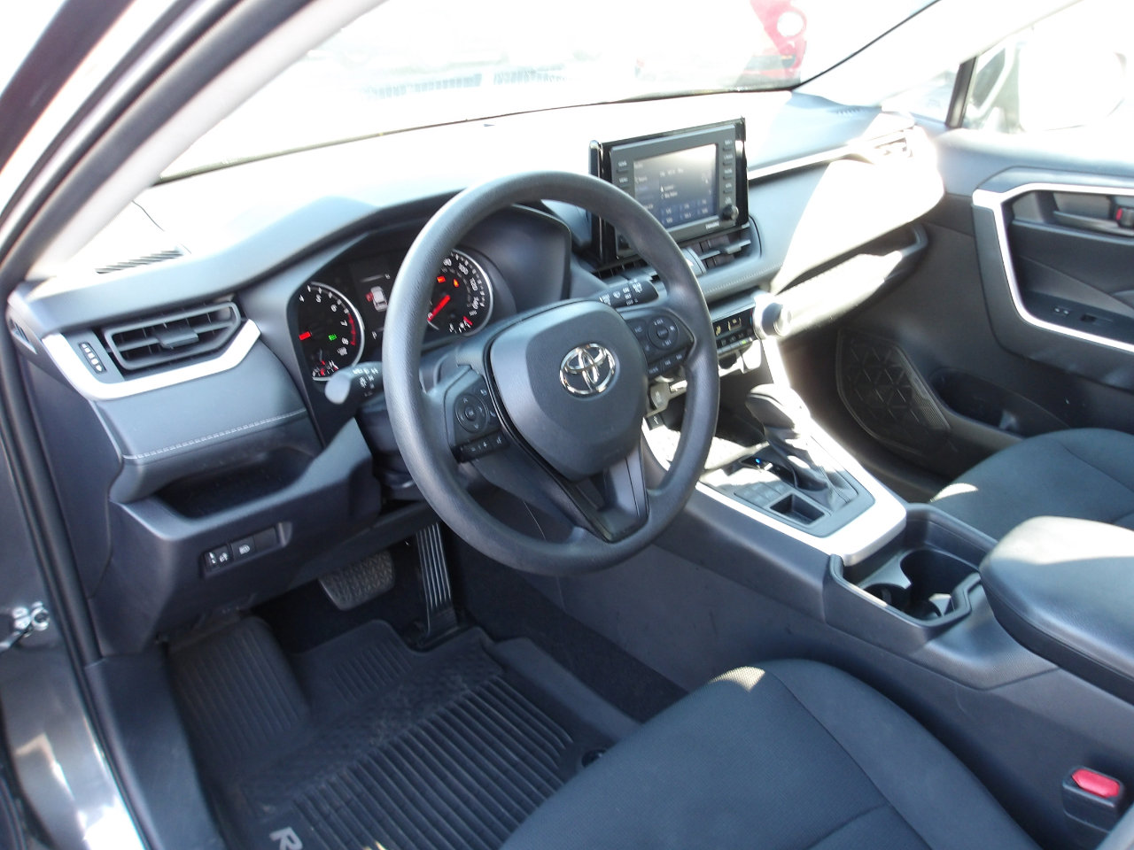 Used 2020 Toyota RAV4 LE w/ All Weather Liner Package AWD/4WD image 9