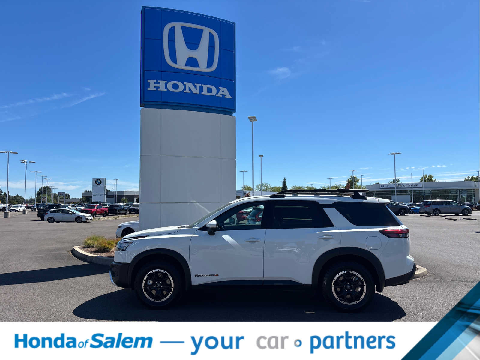 Used 2025 Nissan Pathfinder Rock Creek AWD/4WD image 3