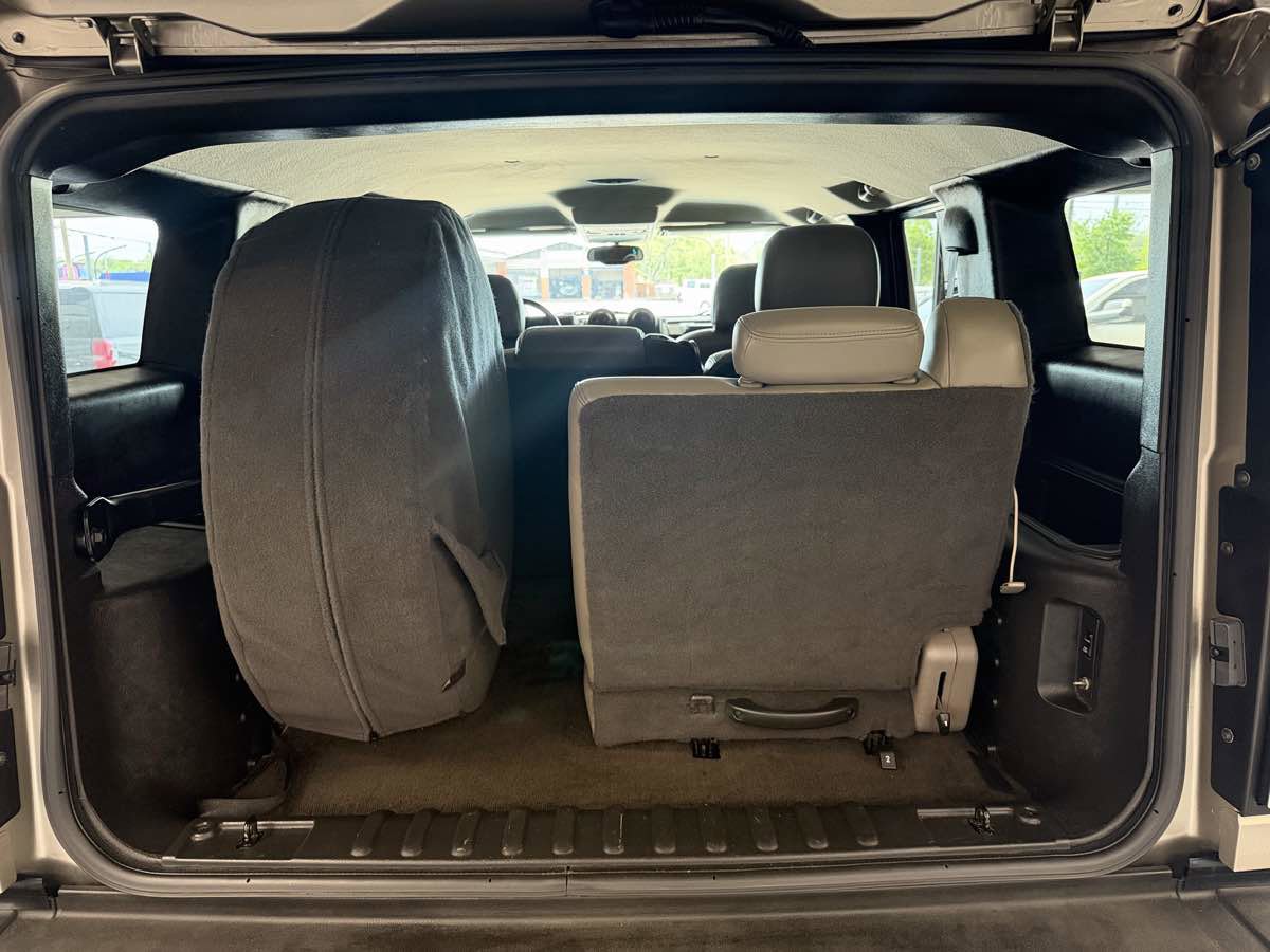 Used 2005 HUMMER H2 image 19