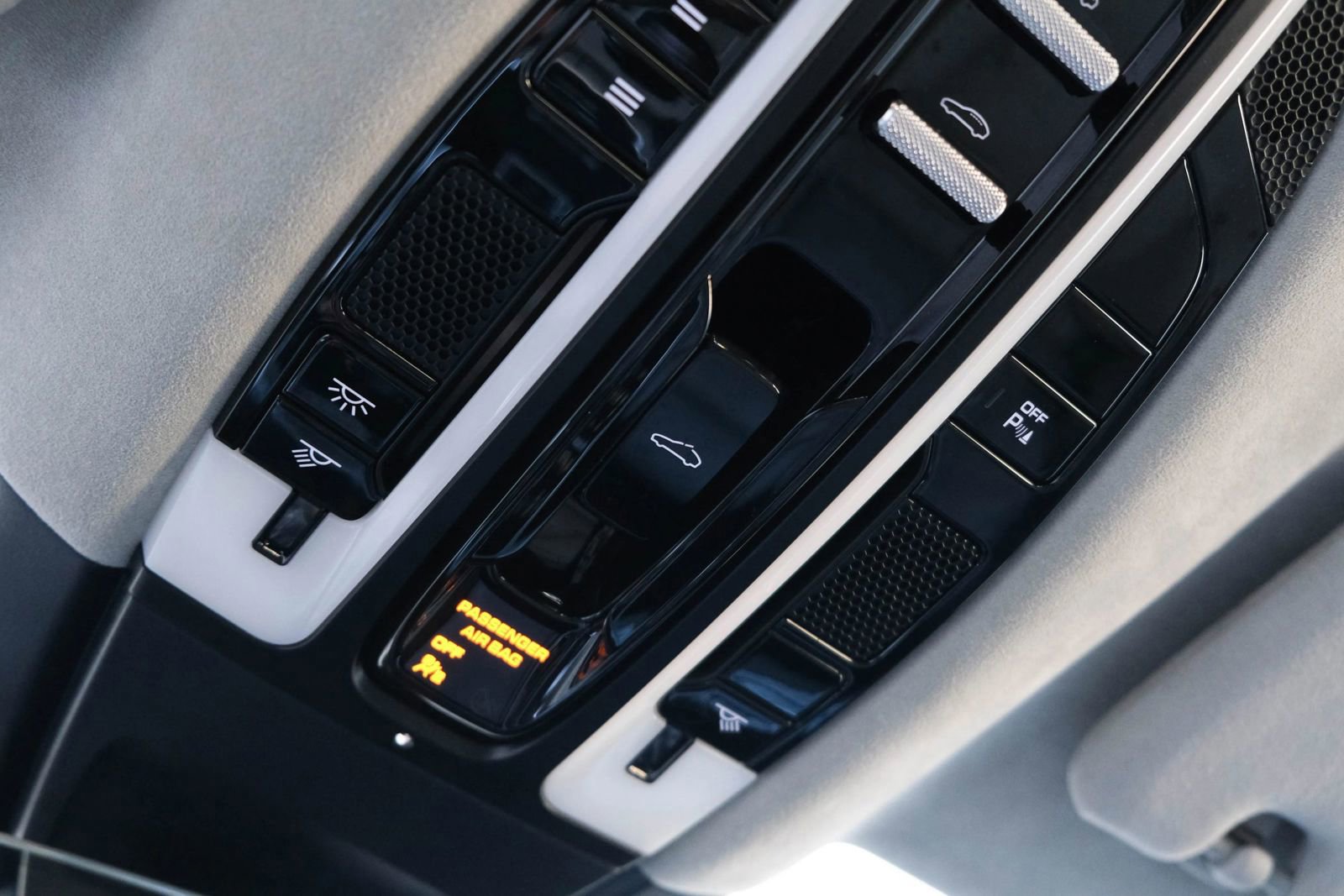 Used 2017 Porsche Panamera Turbo w/ Carbon Fiber Interior Package image 48