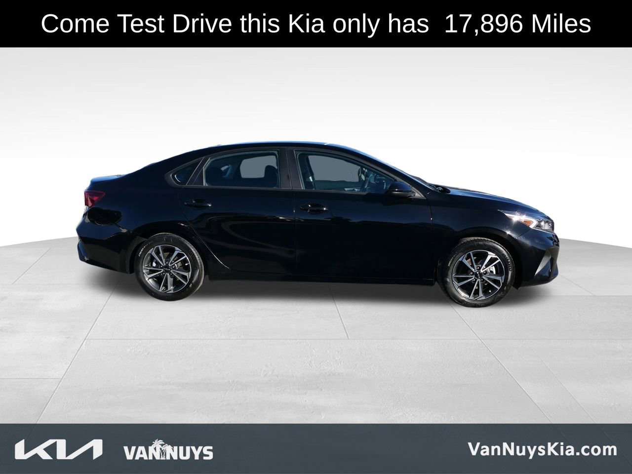 Used 2023 Kia Forte LXS image 2