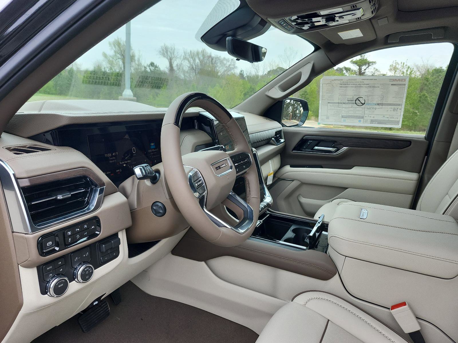 New 2026 GMC Yukon Denali w/ Denali Reserve Package AWD/4WD image 13
