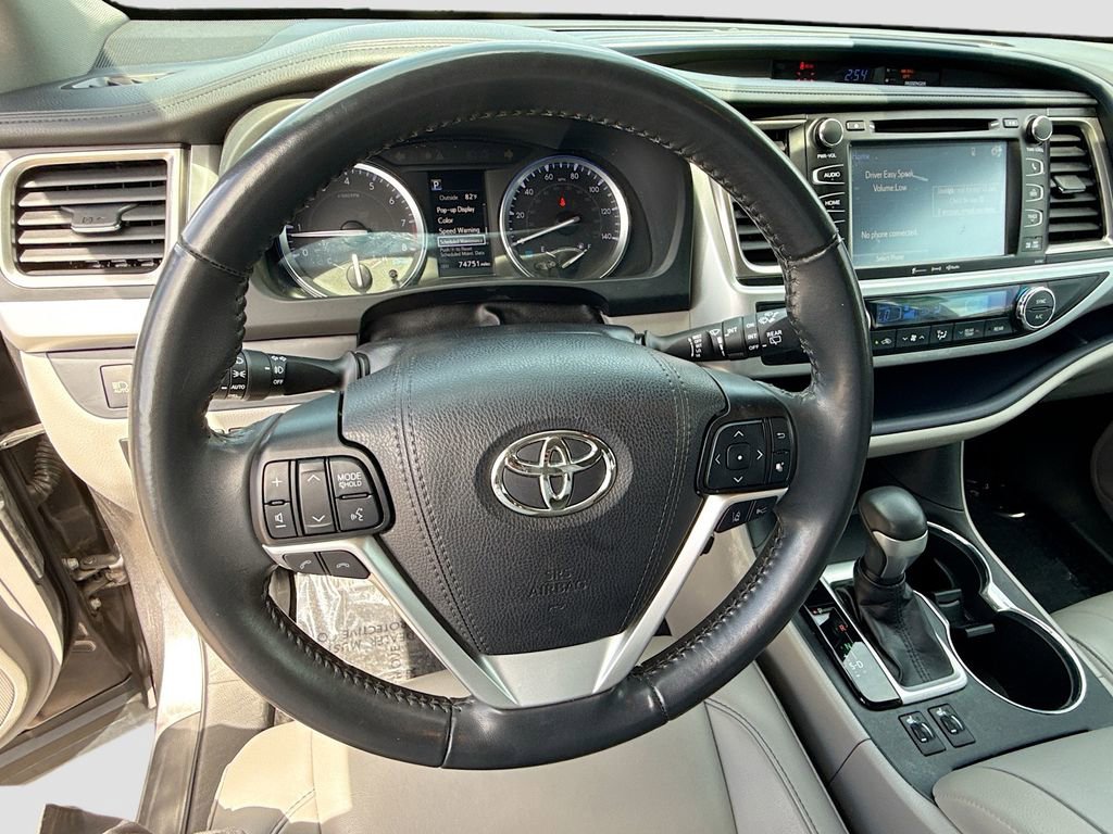 Used 2019 Toyota Highlander XLE image 39