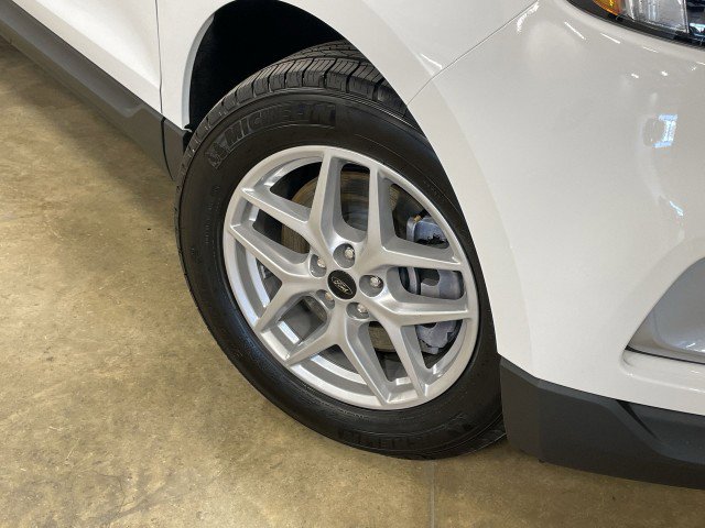 Used 2024 Ford Edge SEL image 12