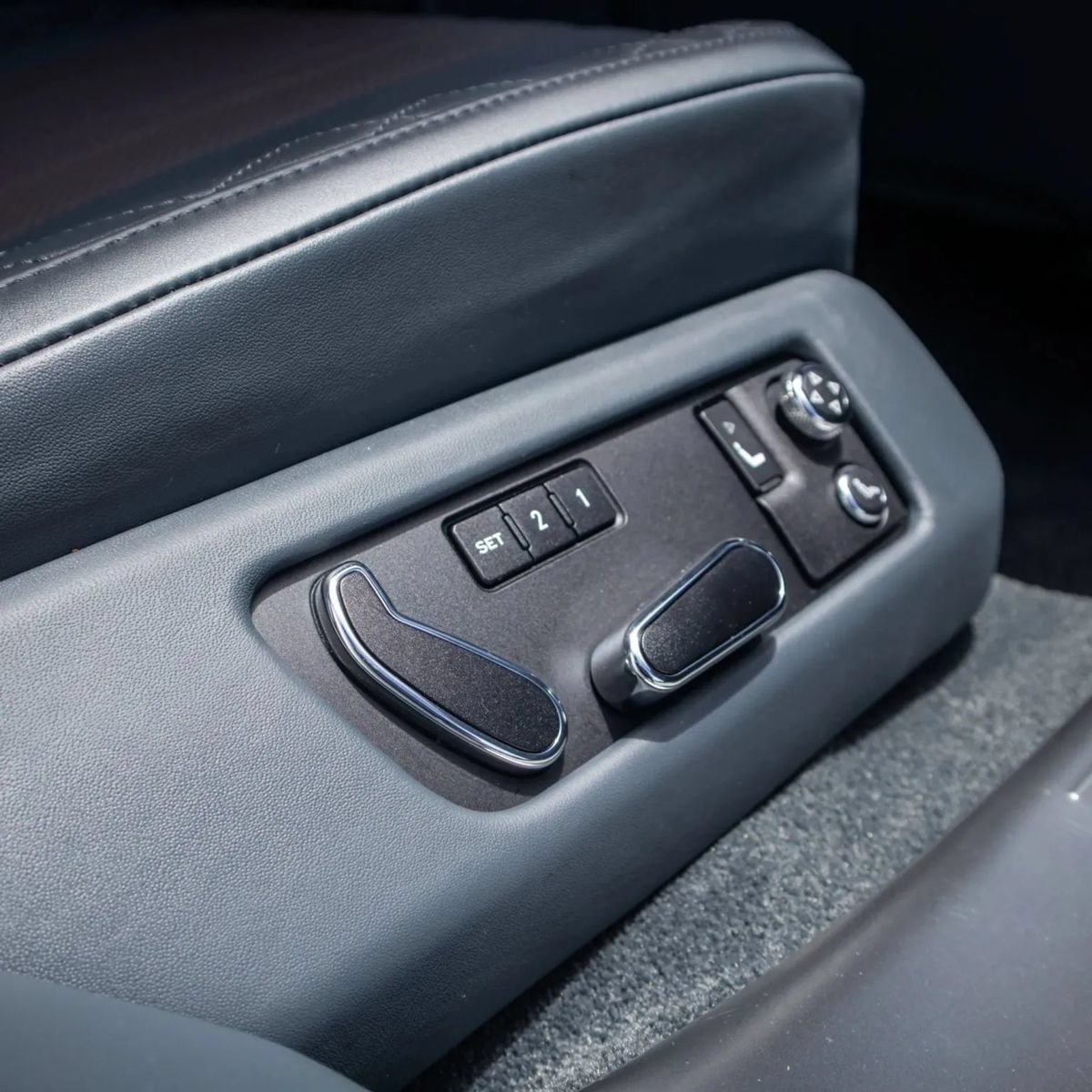 Used 2018 Bentley Flying Spur S V8 AWD/4WD image 21