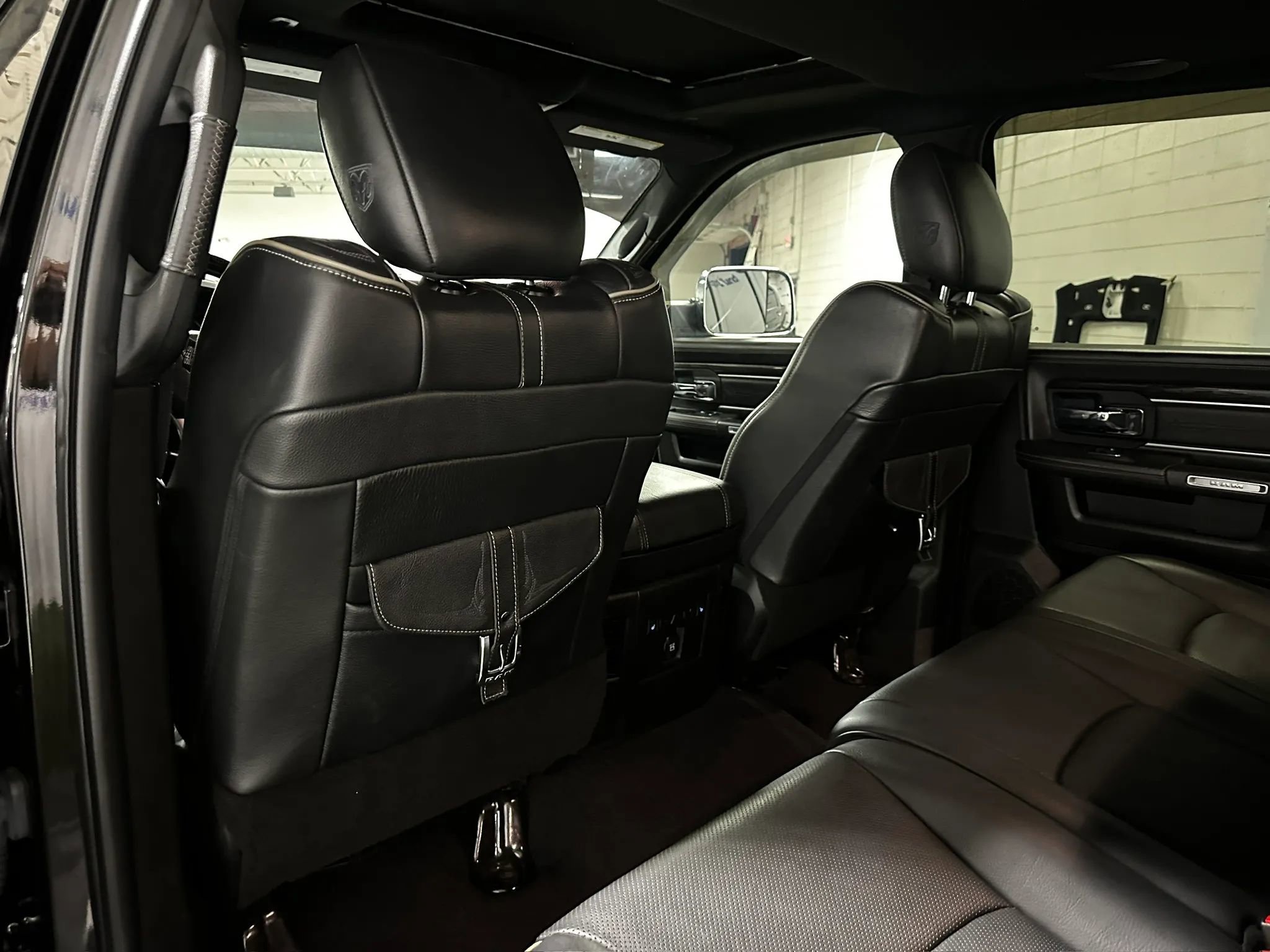 Used 2018 RAM 3500 Laramie Longhorn image 13