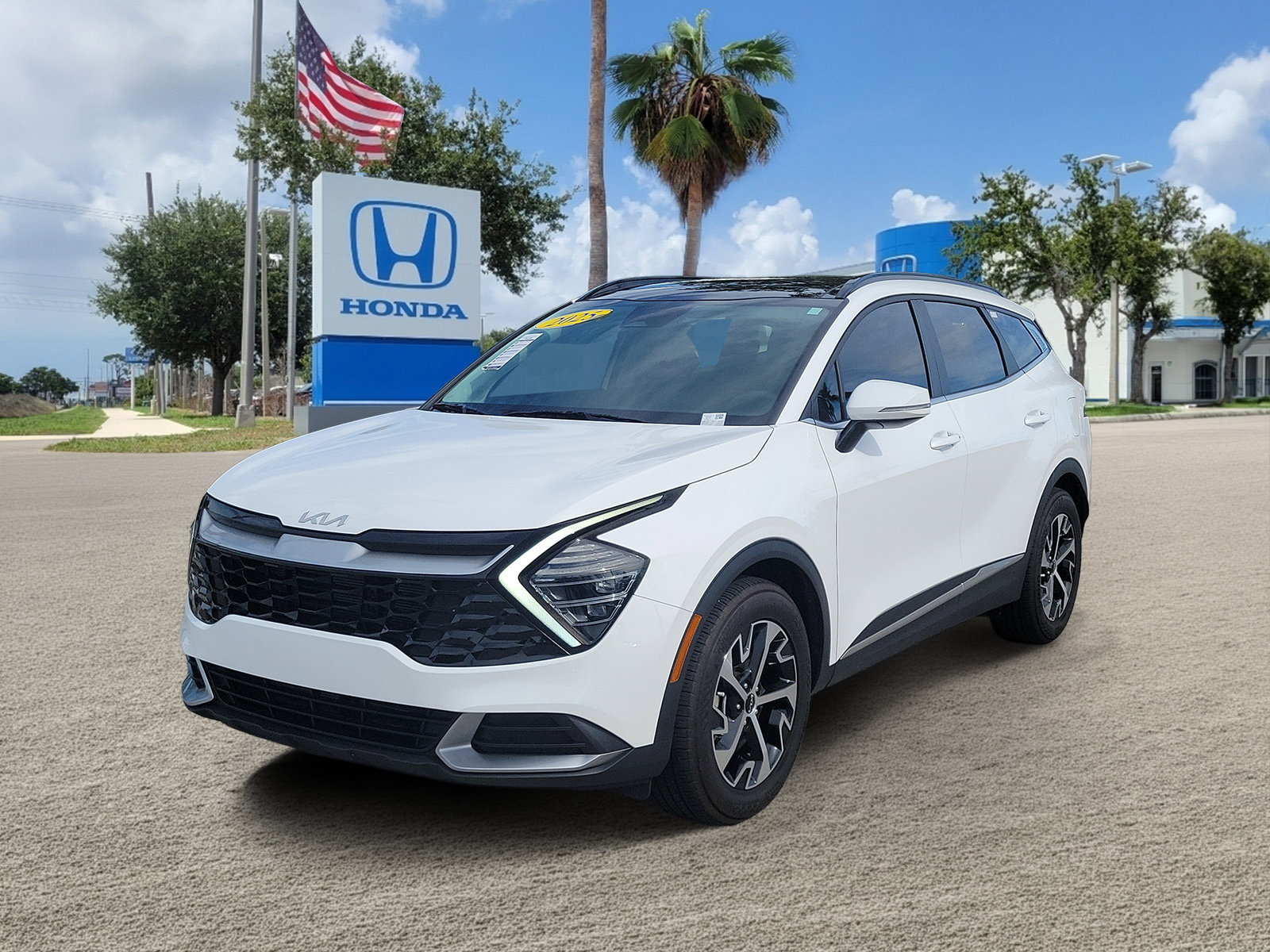Used 2025 Kia Sportage EX w/ Premium Package FWD image 4