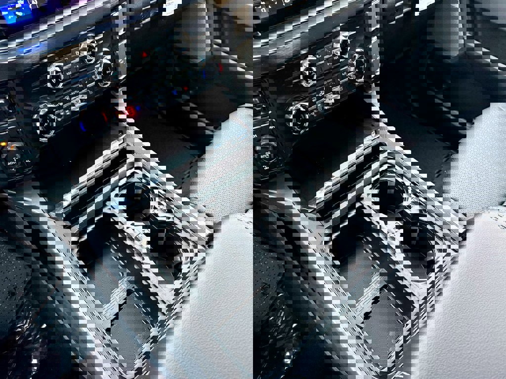 New 2026 Ford F250 Lariat w/ Black Appearance Package image 21