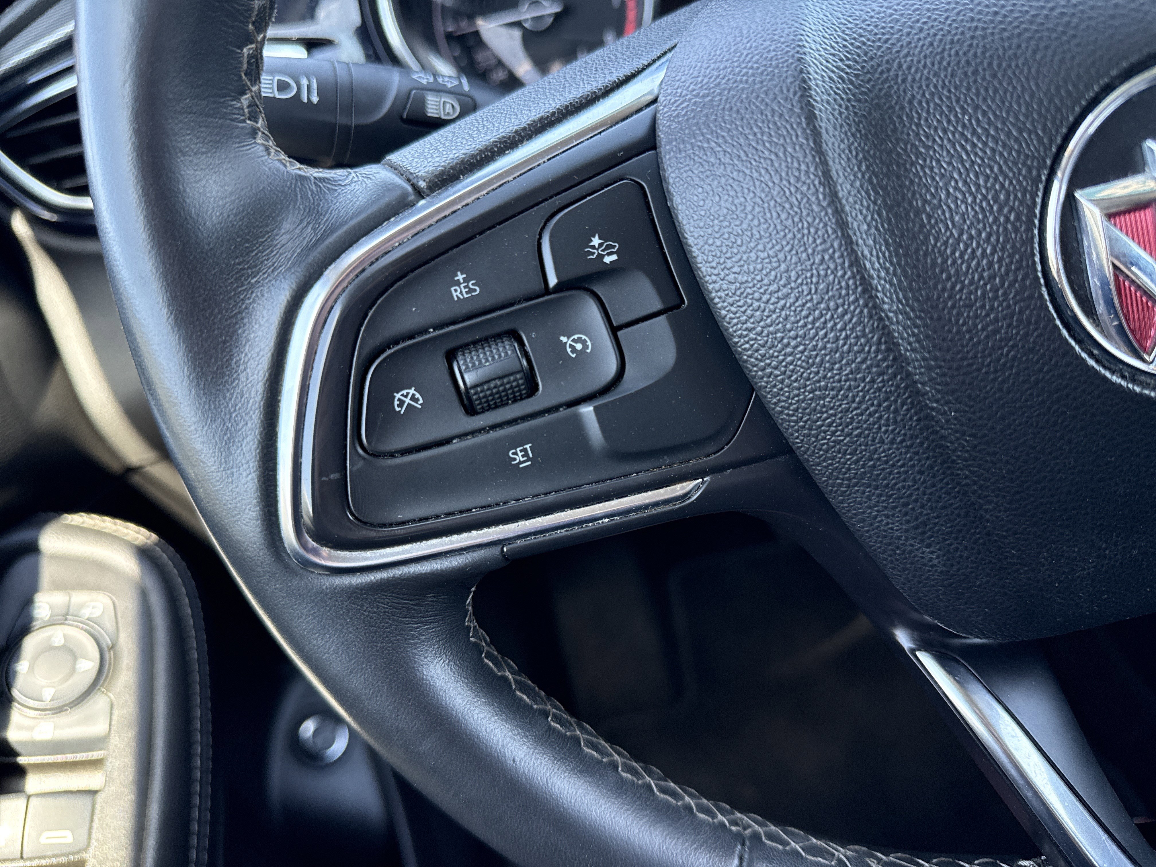 Used 2022 Buick Encore GX Select w/ Sport Touring Package image 29