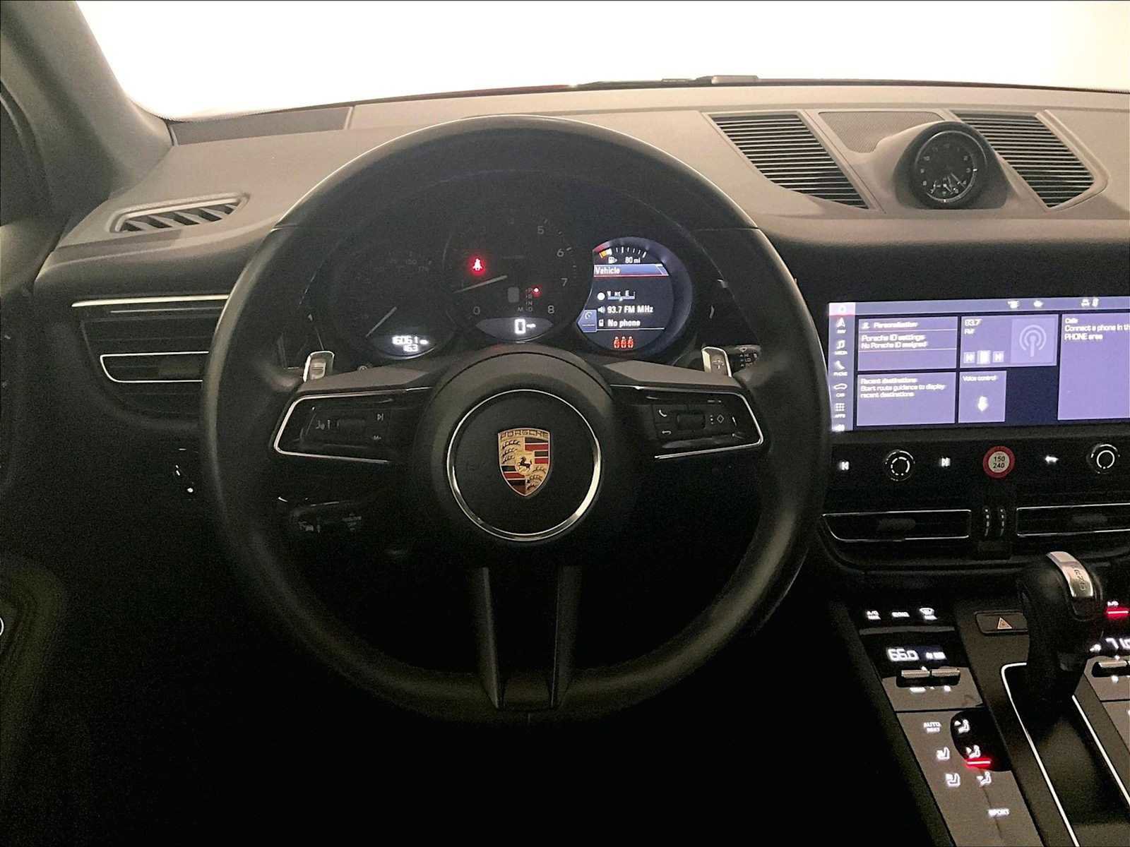 Used 2024 Porsche Macan image 16