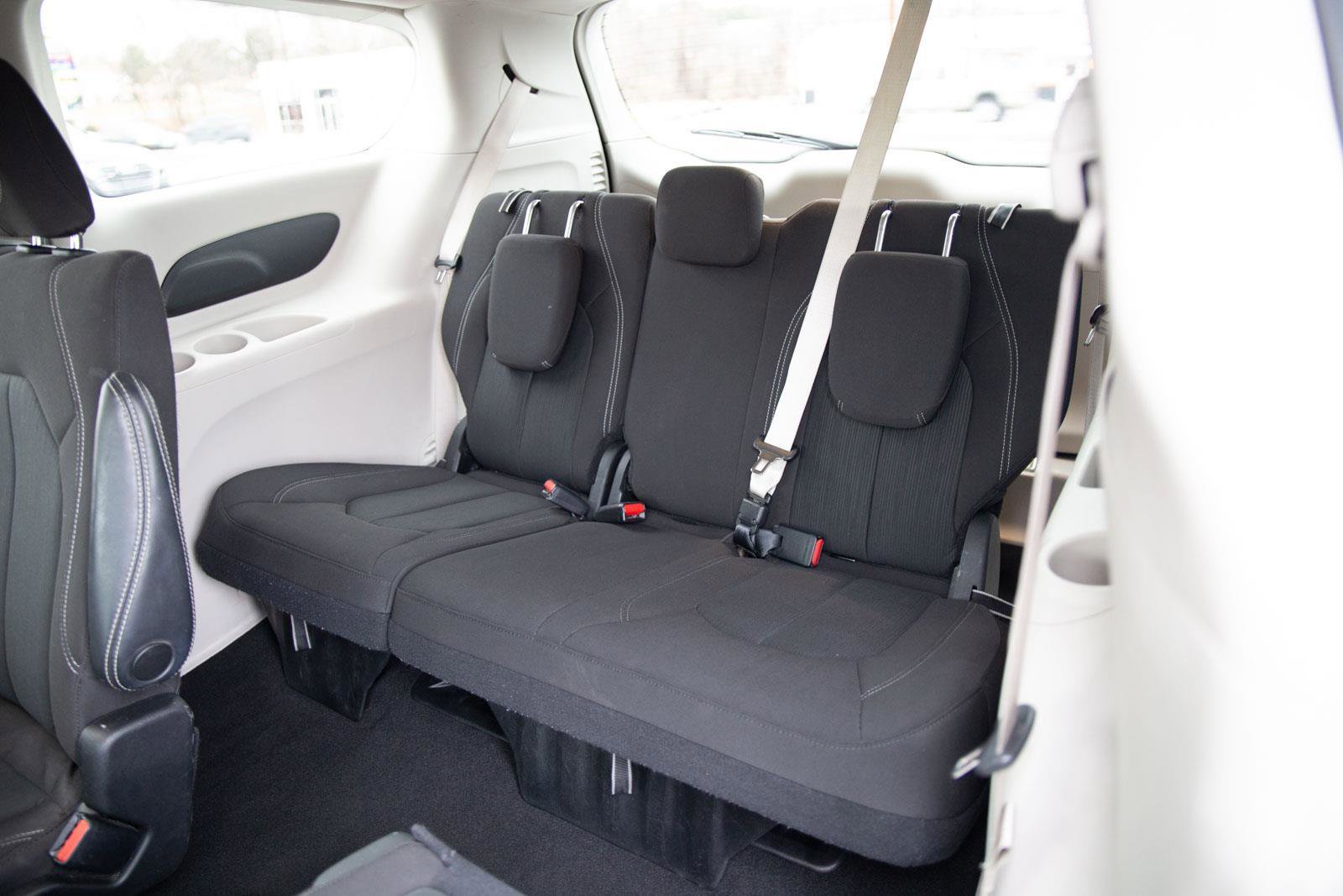 Used 2023 Chrysler Voyager LX image 20