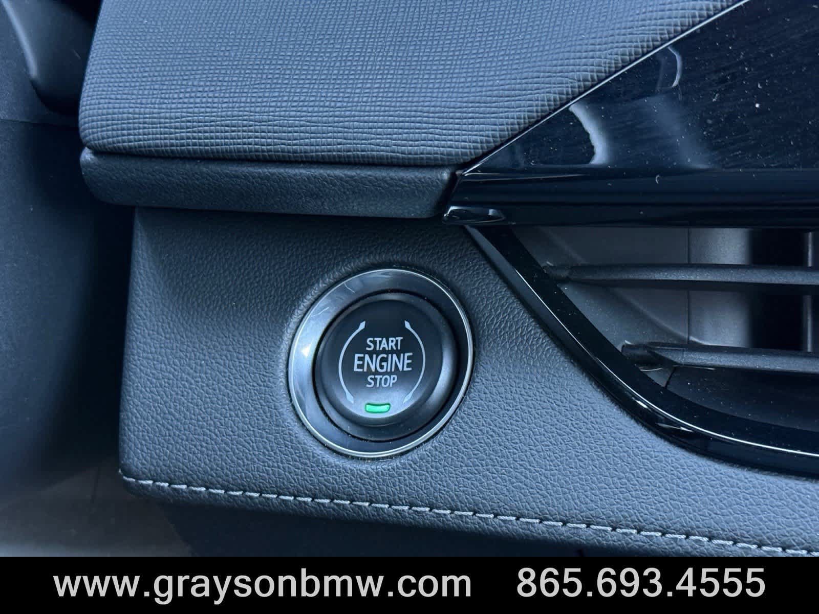 Used 2025 Buick Enclave Preferred AWD/4WD image 25