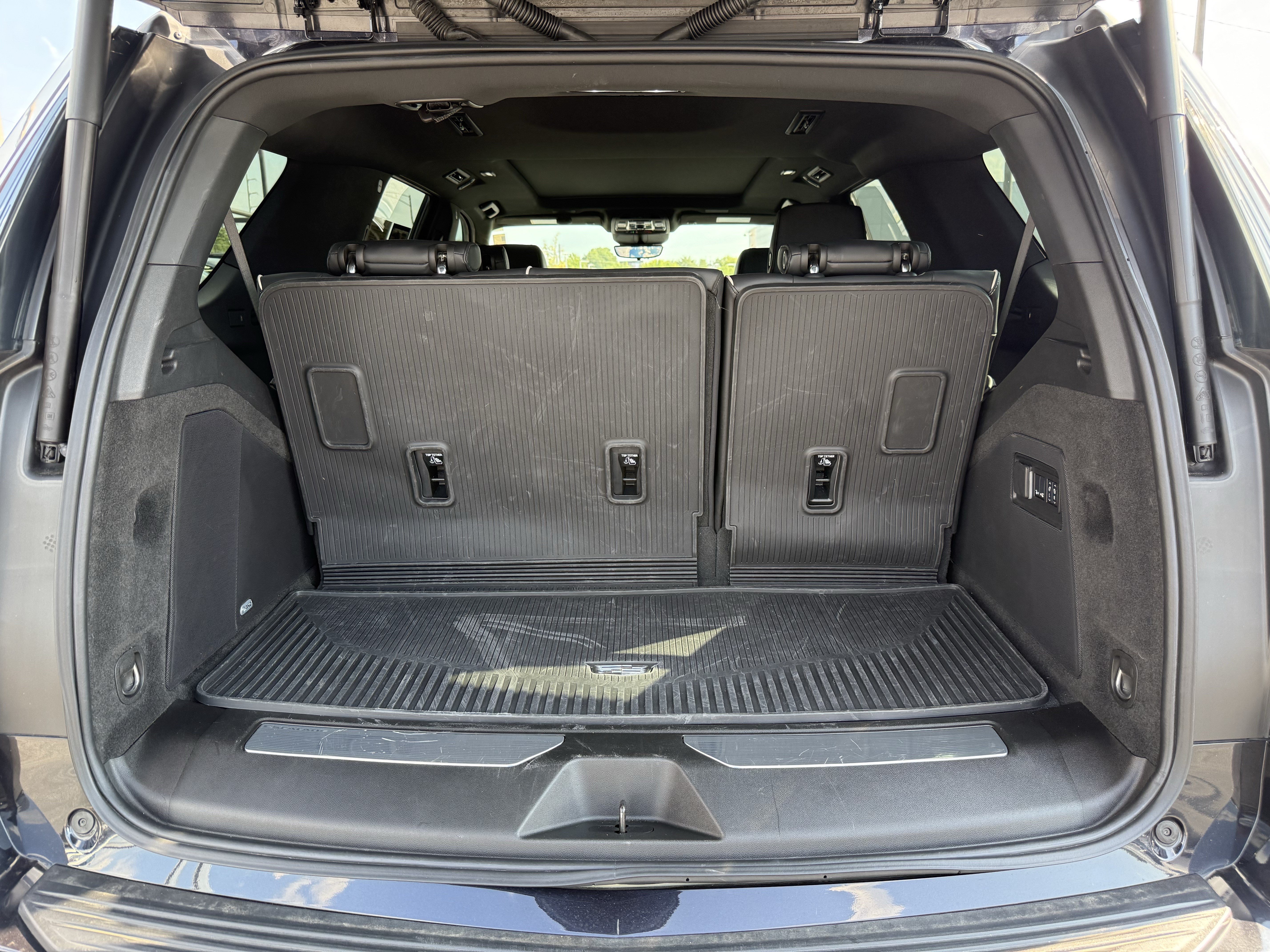 Used 2025 Cadillac Escalade Premium Luxury w/ Touring Package AWD/4WD image 35
