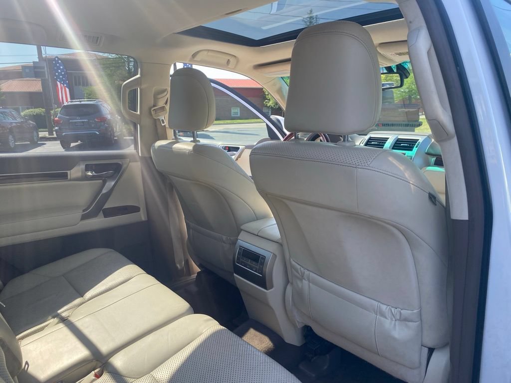 Used 2011 Lexus GX 460 w/ Comfort Plus Pkg AWD/4WD image 24