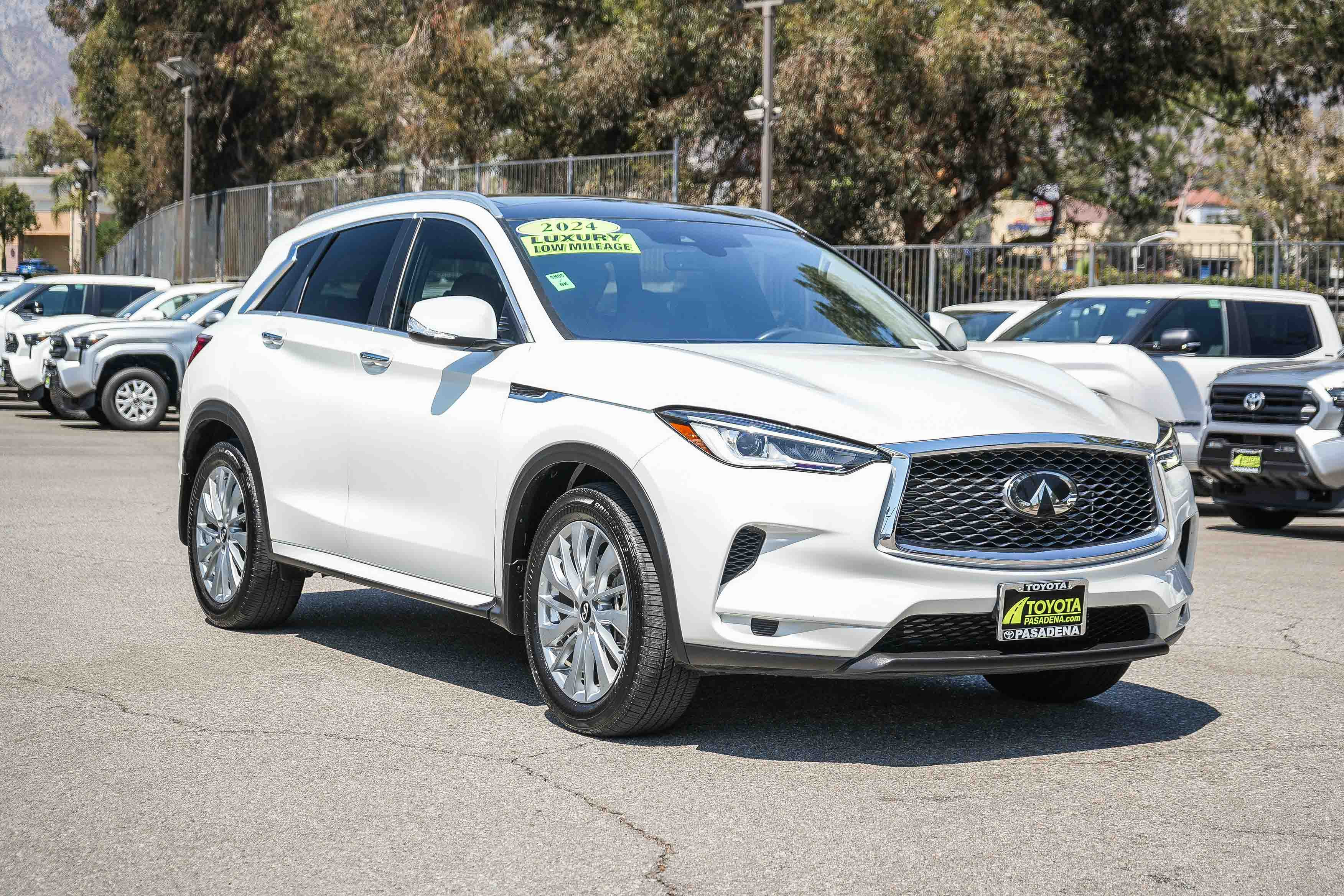 Used 2024 INFINITI QX50 Luxe FWD image 3