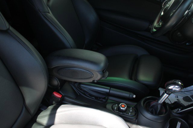 Used 2019 MINI Cooper S w/ Premium Package image 26