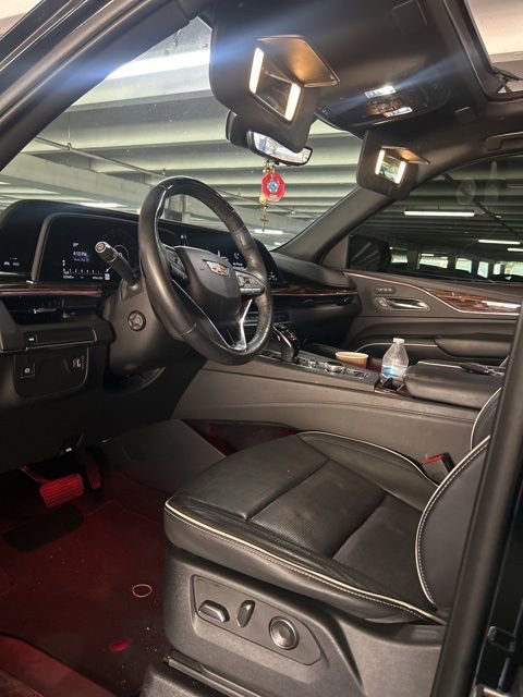 Used 2023 Cadillac Escalade Premium Luxury image 8