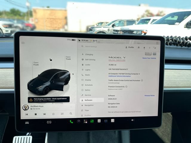 Used 2025 Tesla Model Y Performance AWD/4WD image 16