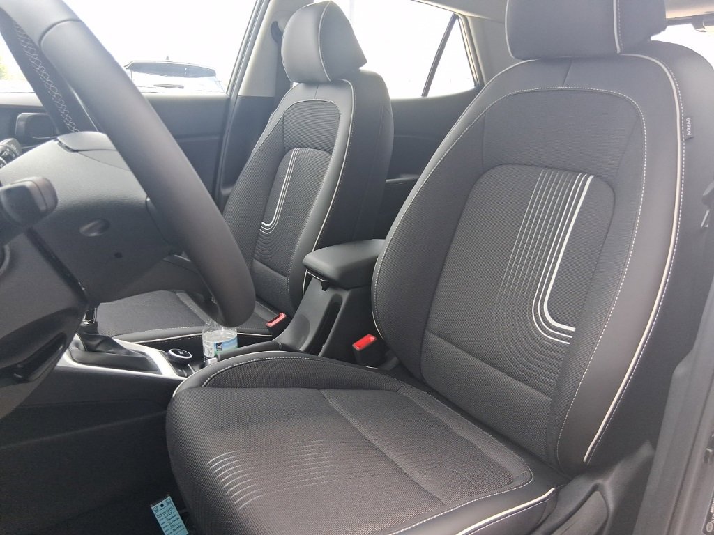 New 2025 Hyundai Venue Limited image 17