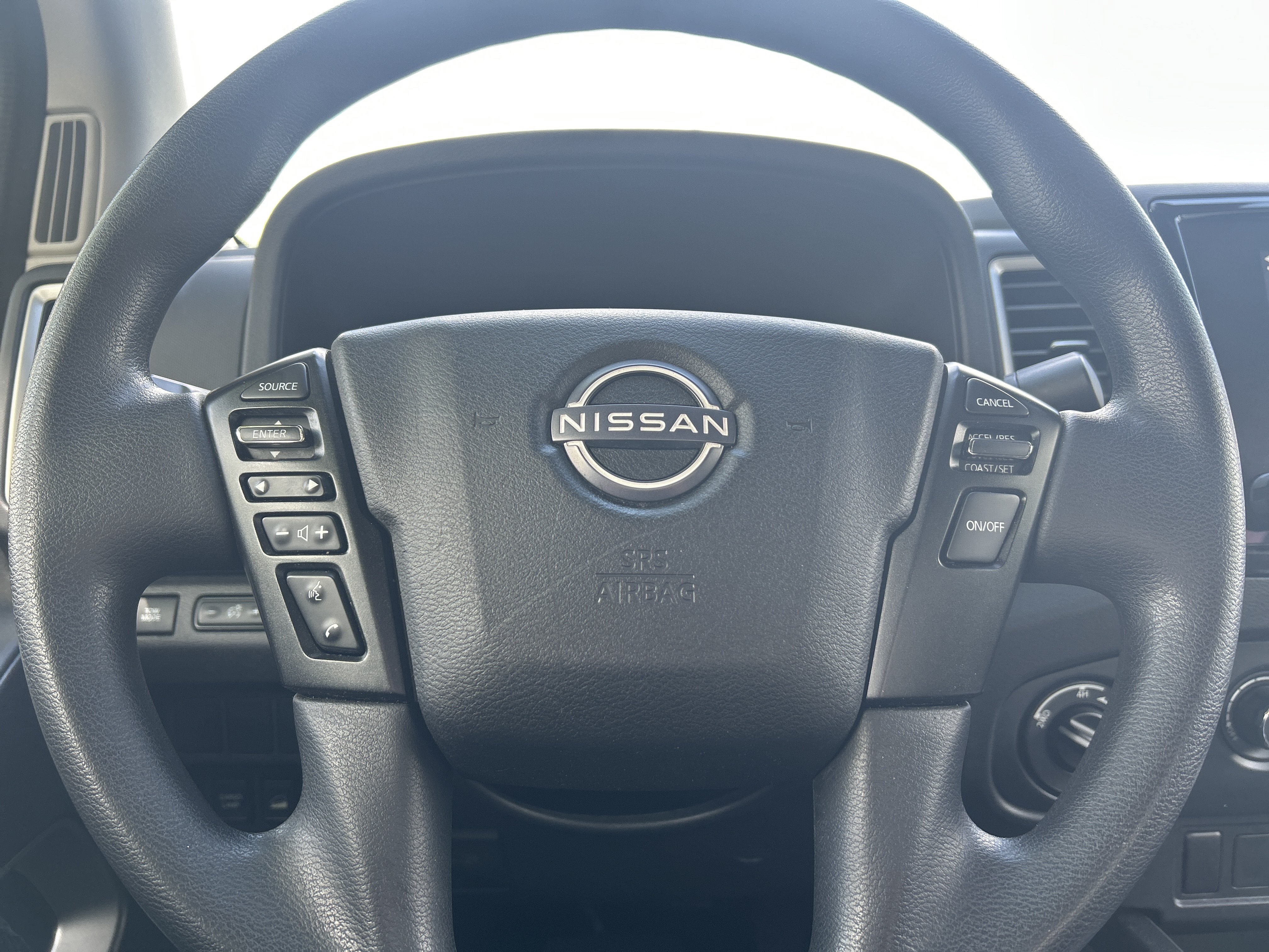 Used 2022 Nissan Frontier SV AWD/4WD image 17
